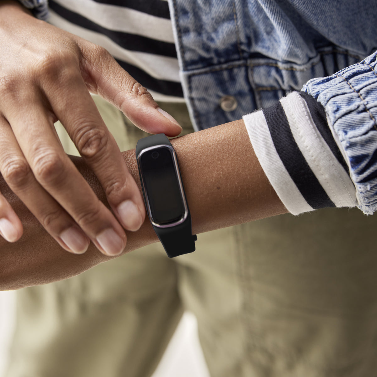 Ciana Smart Watch Watches AVON UK